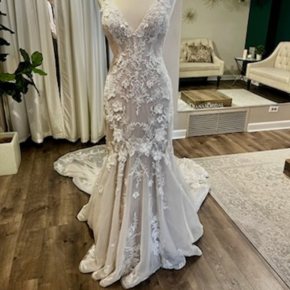 Martina Liana Bridal gown 1547